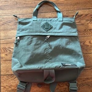 Like new green north face backpack